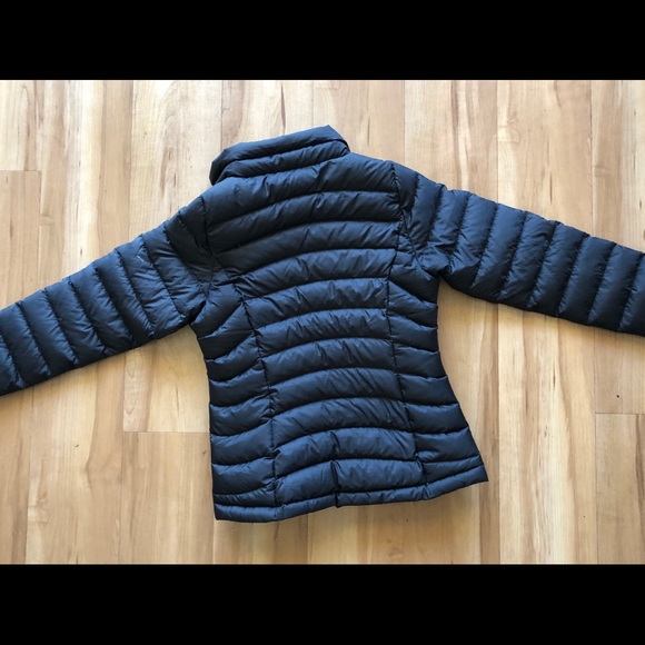 Girl’s Patagonia Down Jacket - Picture 6 of 6